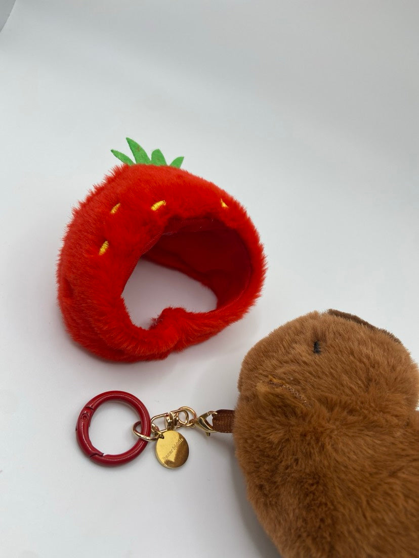 Fluffy CAPYFRAISE bazar bidule